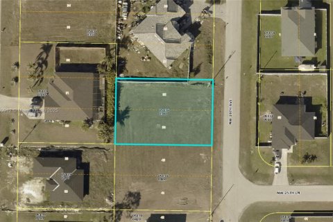 Land in Cape Coral, Florida № 1945009 - photo 1