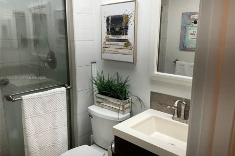 Condo in Hollywood, Florida, 2 bedrooms  № 2040560 - photo 7