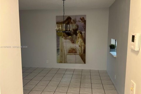 Condo in Hollywood, Florida, 2 bedrooms  № 2040560 - photo 8