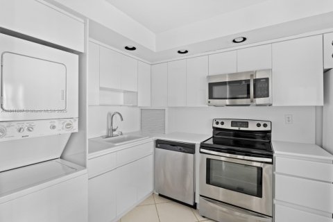Condominio en venta en Miami, Florida, 1 dormitorio, 80.64 m2 № 1755895 - foto 8