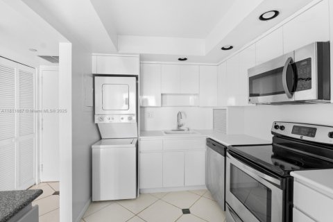 Condominio en venta en Miami, Florida, 1 dormitorio, 80.64 m2 № 1755895 - foto 21