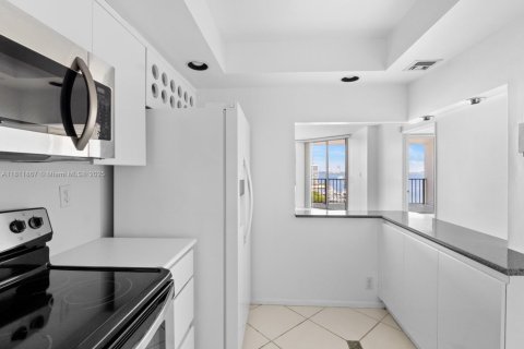 Condominio en venta en Miami, Florida, 1 dormitorio, 80.64 m2 № 1755895 - foto 9
