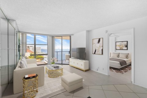 Condominio en venta en Miami, Florida, 1 dormitorio, 80.64 m2 № 1755895 - foto 1