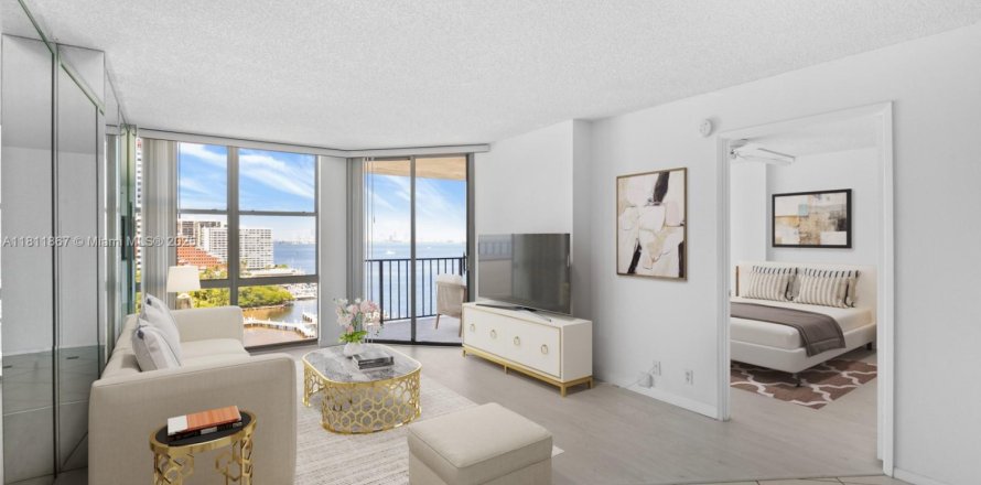 Condominio en Miami, Florida, 1 dormitorio  № 1755895