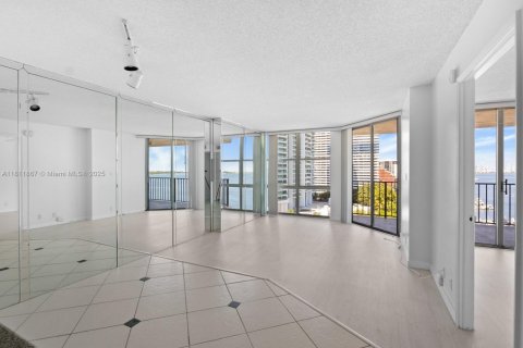 Condominio en venta en Miami, Florida, 1 dormitorio, 80.64 m2 № 1755895 - foto 17