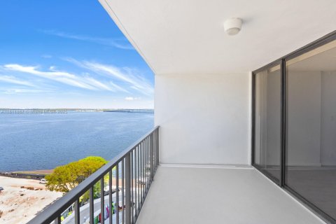 Condominio en venta en Miami, Florida, 1 dormitorio, 80.64 m2 № 1755895 - foto 2
