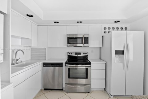 Condominio en venta en Miami, Florida, 1 dormitorio, 80.64 m2 № 1755895 - foto 16