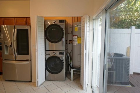 Touwnhouse à louer à Palm Harbor, Floride: 4 chambres, 232.26 m2 № 2425808 - photo 8