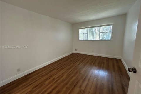 Снять в аренду кондоминиум в Халландейл-Бич, Флорида 2 спальни, 89.65м2, № 1987893 - фото 19