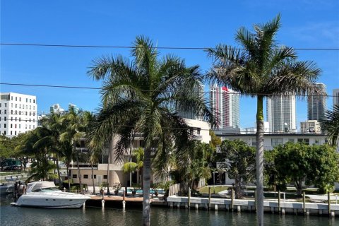 Снять в аренду кондоминиум в Халландейл-Бич, Флорида 2 спальни, 89.65м2, № 1987893 - фото 4