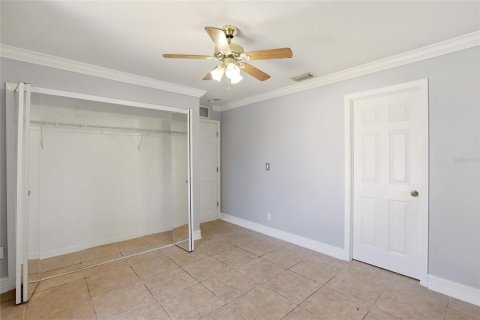 House in Cape Coral, Florida 3 bedrooms, 132.11 sq.m. № 2099127 - photo 28