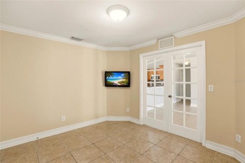 House in Cape Coral, Florida 3 bedrooms, 132.11 sq.m. № 2099127 - photo 19