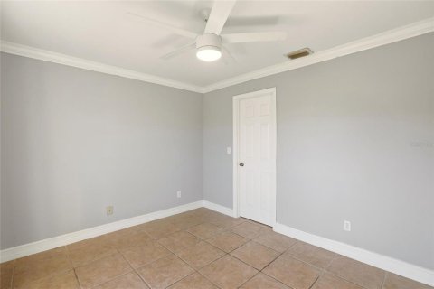 House in Cape Coral, Florida 3 bedrooms, 132.11 sq.m. № 2099127 - photo 22