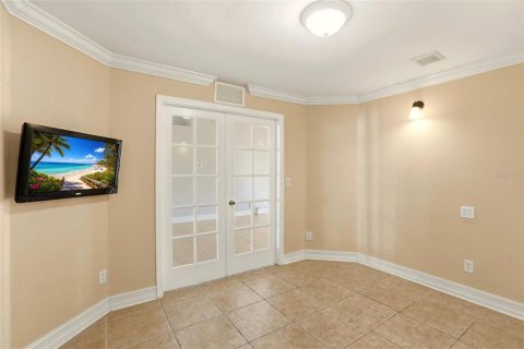 House in Cape Coral, Florida 3 bedrooms, 132.11 sq.m. № 2099127 - photo 20