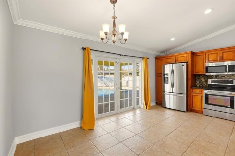 House in Cape Coral, Florida 3 bedrooms, 132.11 sq.m. № 2099127 - photo 9