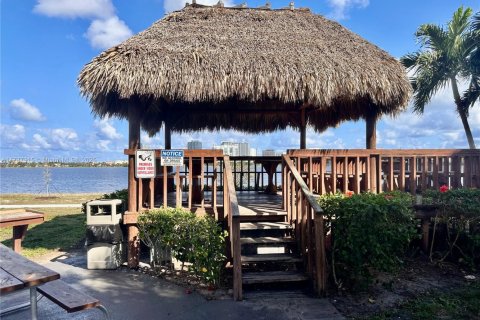 Купить кондоминиум в Уэст-Палм-Бич, Флорида 1 спальня, 67.63м2, № 2037605 - фото 12