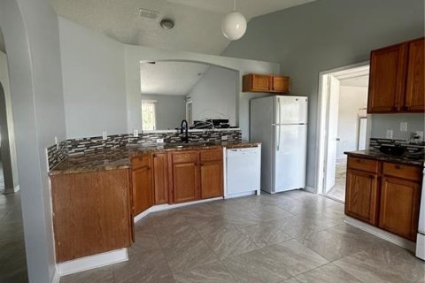 Villa ou maison à louer à Kissimmee, Floride: 3 chambres, 123.37 m2 № 1816226 - photo 2