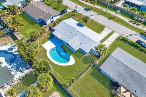 Villa ou maison à louer à Satellite Beach, Floride: 4 chambres, 150.22 m2 № 1751847 - photo 2