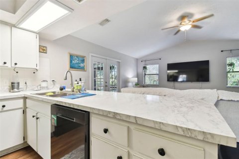 House in Brandon, Florida 4 bedrooms, 204.38 sq.m. № 1743471 - photo 11