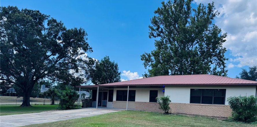 Villa ou maison à Lady Lake, Floride 3 chambres, 122.63 m2 № 1856551
