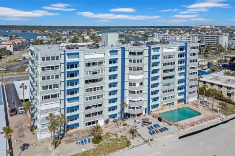 Condominio en venta en North Redington Beach, Florida, 2 dormitorios, 99.41 m2 № 1652437 - foto 4