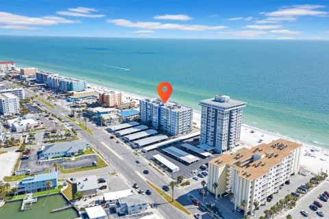 Condominio en venta en North Redington Beach, Florida, 2 dormitorios, 99.41 m2 № 1652437 - foto 3