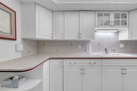 Condominio en venta en North Redington Beach, Florida, 2 dormitorios, 99.41 m2 № 1652437 - foto 7