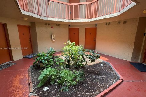 Condominio en alquiler en Miami, Florida, 2 dormitorios, 92.9 m2 № 1896437 - foto 21