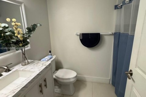 Condominio en alquiler en Miami, Florida, 2 dormitorios, 92.9 m2 № 1896437 - foto 5