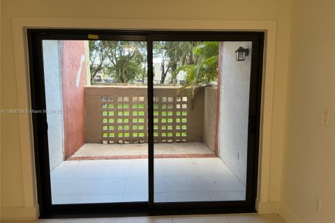 Condominio en alquiler en Miami, Florida, 2 dormitorios, 92.9 m2 № 1896437 - foto 18