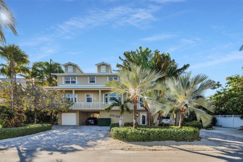Casa en venta en Islamorada, Village of Islands, Florida, 6 dormitorios, 461.17 m2 № 2034736 - foto 14