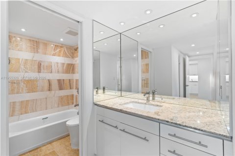 Condominio en alquiler en Miami, Florida, 1 dormitorio, 79.99 m2 № 2009802 - foto 9