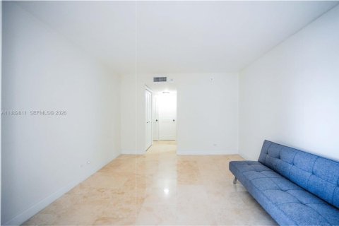 Condo in Miami Beach, Florida, 2 bedrooms № 2080374 - photo 15