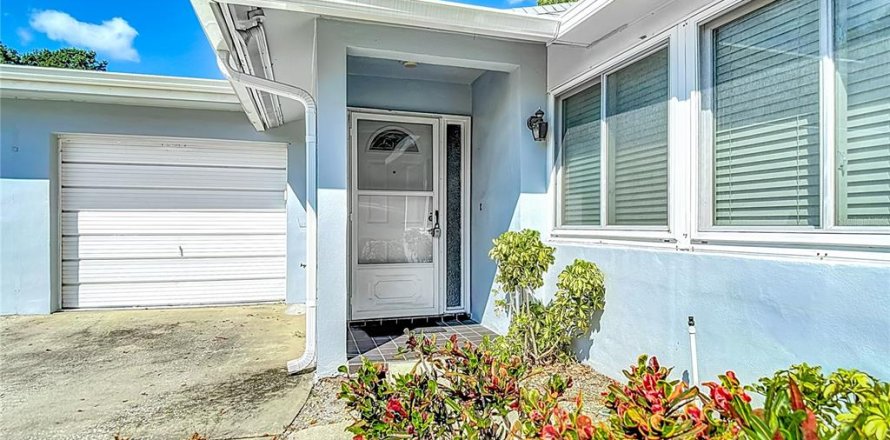 Condominio en Palm Harbor, Florida, 1 dormitorio  № 1851341