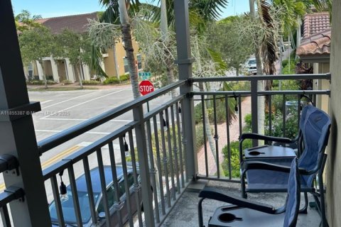 Townhouse in Pembroke Pines, Florida 2 bedrooms, 130.43 sq.m. № 1875075 - photo 15