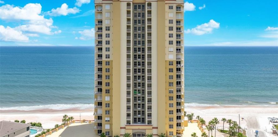 Condominio en Daytona Beach, Florida, 2 dormitorios № 1869447