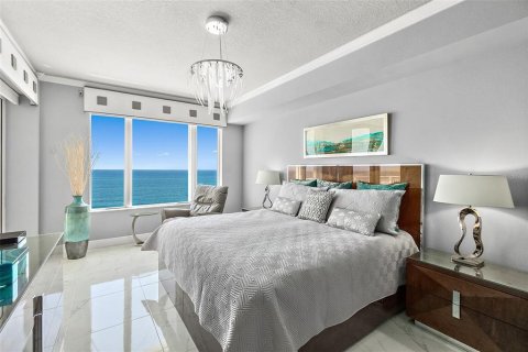 Condominio en venta en Daytona Beach, Florida, 2 dormitorios, 189.52 m2 № 1869447 - foto 2