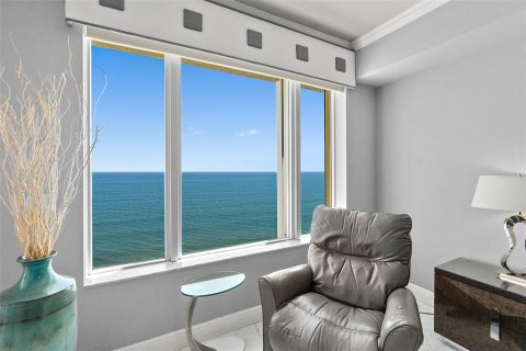 Condominio en venta en Daytona Beach, Florida, 2 dormitorios, 189.52 m2 № 1869447 - foto 3