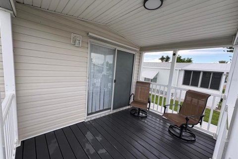 Apartment in North Port, Florida 2 bedrooms, 93.65 sq.m. № 2201961 - photo 3