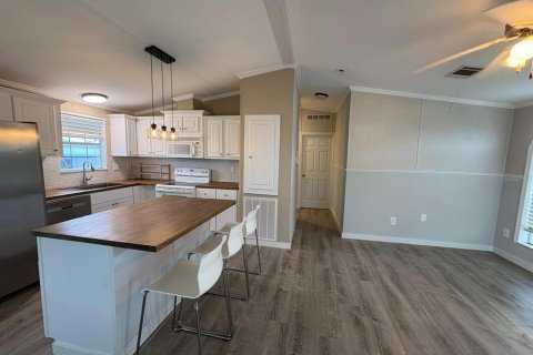 Apartment in North Port, Florida 2 bedrooms, 93.65 sq.m. № 2201961 - photo 6