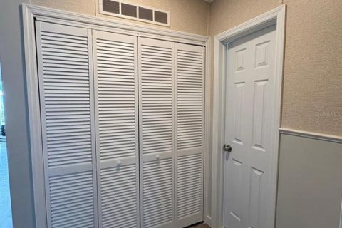 Apartment in North Port, Florida 2 bedrooms, 93.65 sq.m. № 2201961 - photo 17