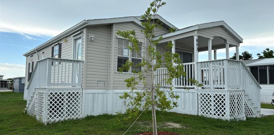 Apartment in North Port, Florida 2 bedrooms, 93.65 sq.m. № 2201961