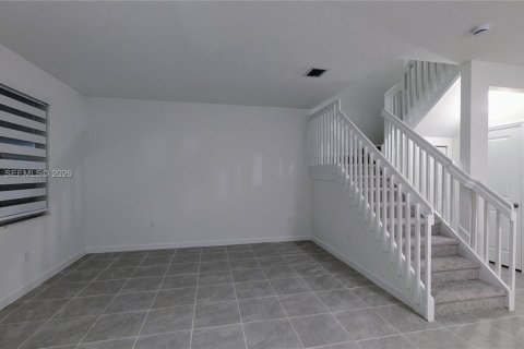House in Homestead, Florida 3 bedrooms, 149.76 sq.m. № 2076559 - photo 25
