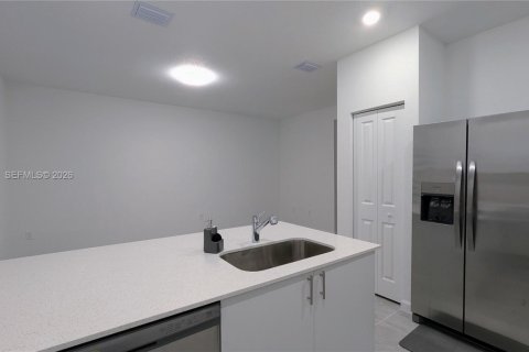 House in Homestead, Florida 3 bedrooms, 149.76 sq.m. № 2076559 - photo 21