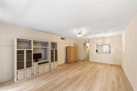 Copropriété à vendre à Oakland Park, Floride: 2 chambres, 89.19 m2 № 2056491 - photo 15