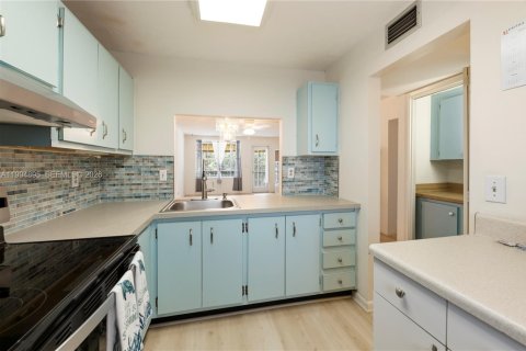 Copropriété à vendre à Oakland Park, Floride: 2 chambres, 89.19 m2 № 2056491 - photo 11