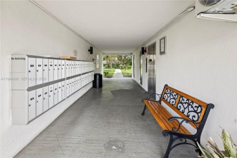 Copropriété à vendre à Oakland Park, Floride: 2 chambres, 89.19 m2 № 2056491 - photo 30