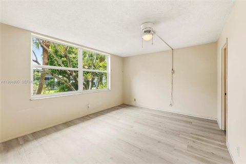 Copropriété à vendre à Oakland Park, Floride: 2 chambres, 89.19 m2 № 2056491 - photo 6