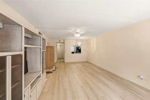 Copropriété à vendre à Oakland Park, Floride: 2 chambres, 89.19 m2 № 2056491 - photo 14