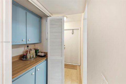 Copropriété à vendre à Oakland Park, Floride: 2 chambres, 89.19 m2 № 2056491 - photo 12